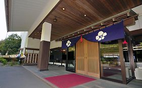 にっしょうかん 新館 梅松鶴